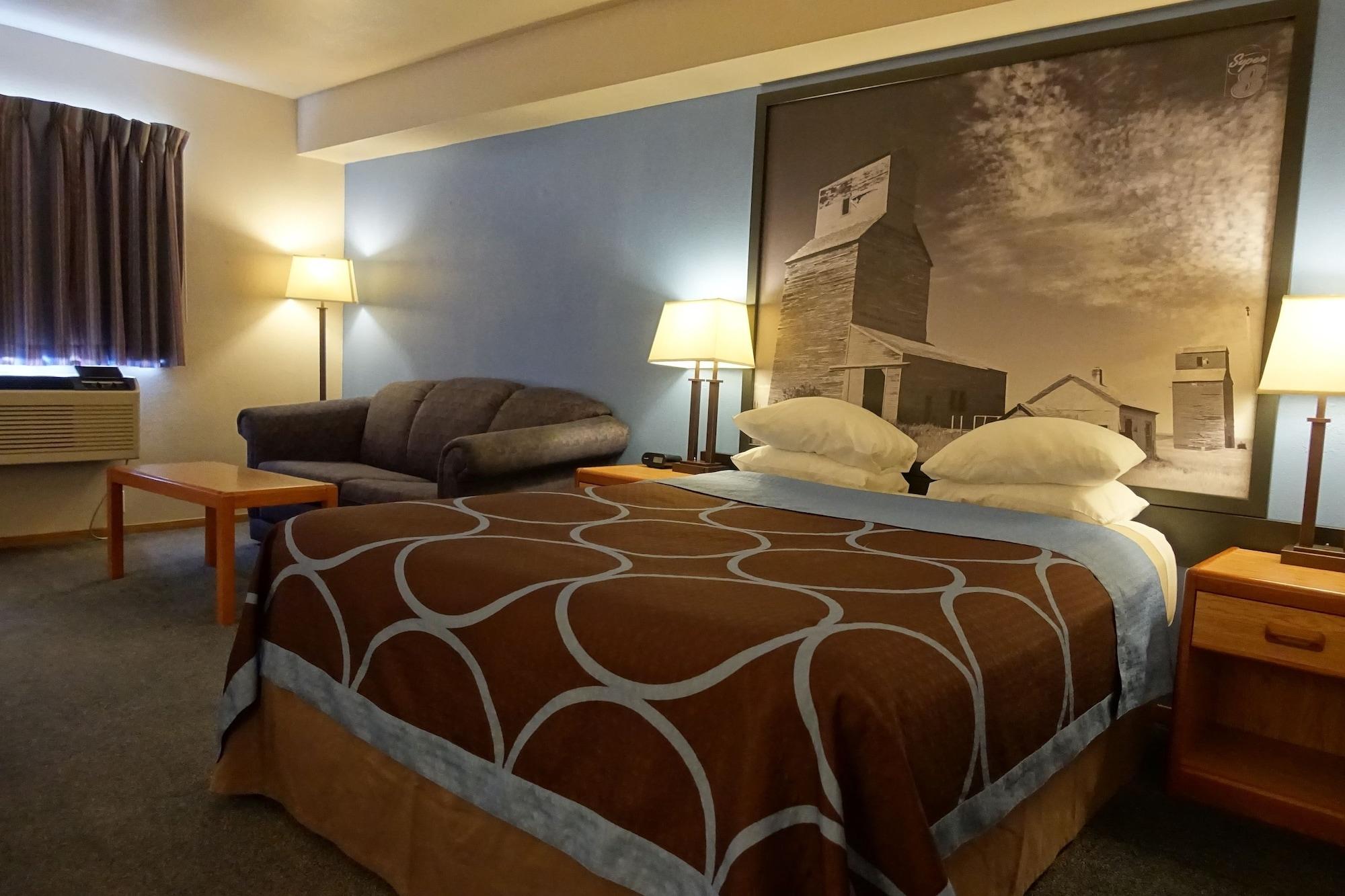 Super 8 By Wyndham Swift Current Hotel Exterior foto