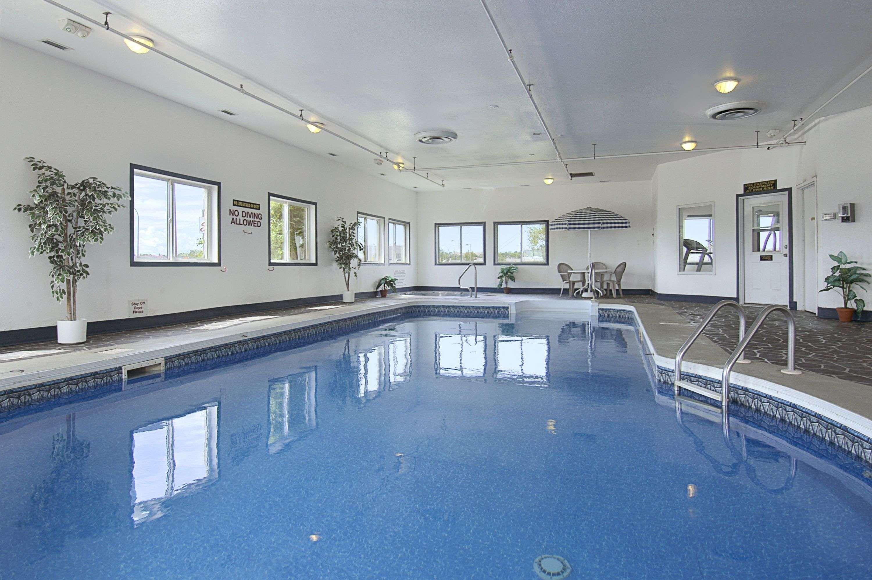 Super 8 By Wyndham Swift Current Hotel Instalações foto